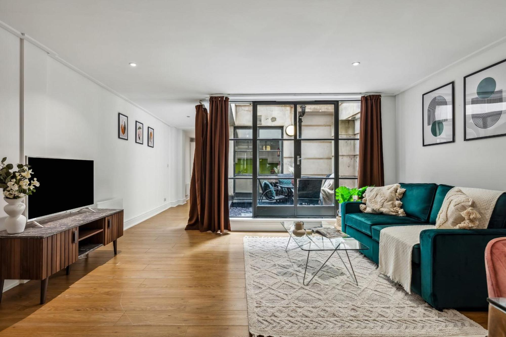 Bnbnova - Holborn & With Patio Apartment *